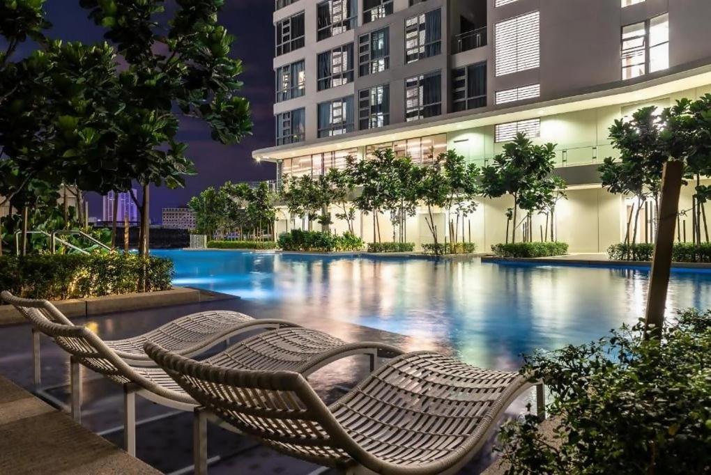 Pool World At Robertson Apartamento *